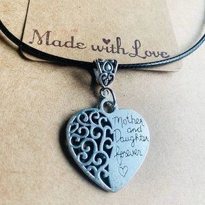 ♥️NWT♥️Mother’s Day Heart necklace ♥️Hand Crafted  💕Artisan💕 Mother’s Day 💕